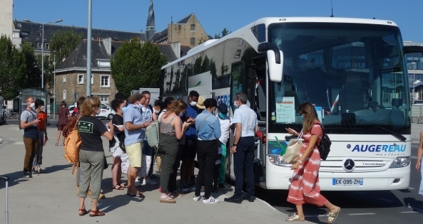 Des cars plus fréquents nécessaires 